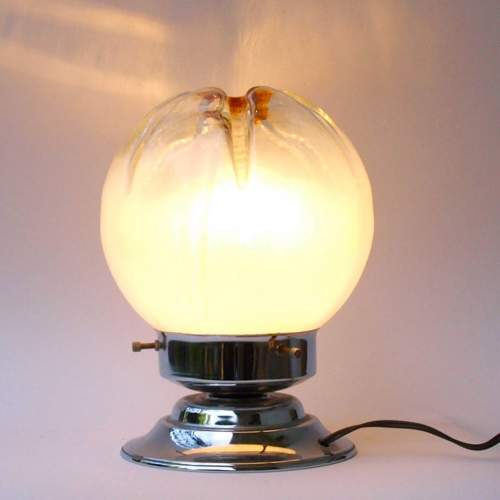 Toni Zuccheri |Due lampade in metallo cromato |diffusore in vetro con sfumature di opalino e giallo con sagomatura irregolare