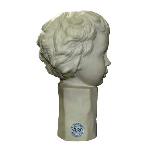    Biso Enzo,testa di  Fanciullo, scultura in bisquits,cm.29,5x 17x16