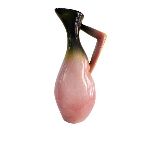 Tarcisio Tosin, La Freccia", vaso in ceramica  con un' ansa con smalti sfumati e a variazione di colori, h cm.26,5v8x13 anni 40